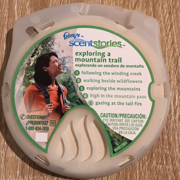 Febreze Scentstories player with nine disks. USED. - Picture 6 of 12